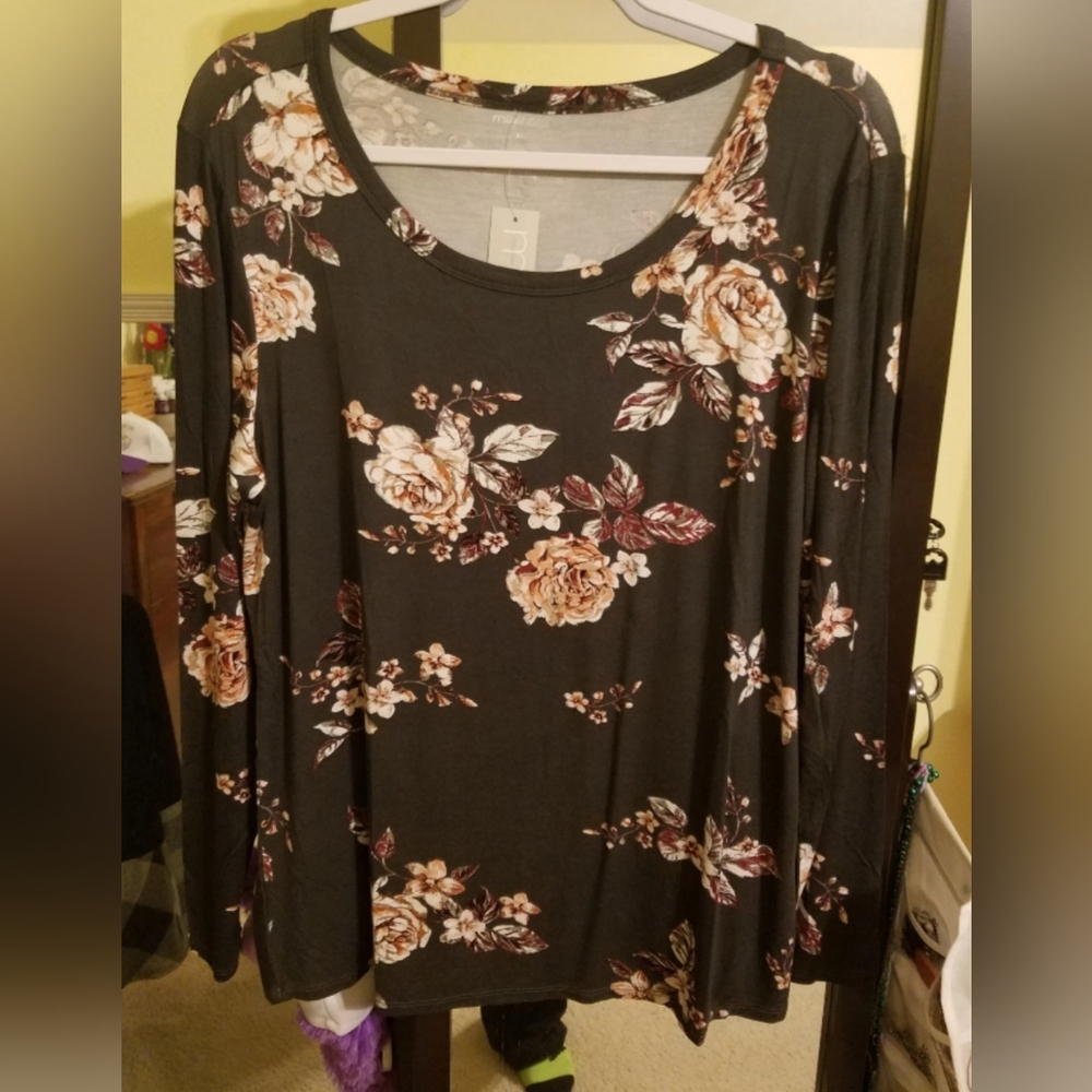 Maurices Black Floral Long Sleeve Top